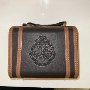 Hogwarts mini suitcase letter holder